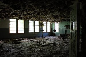 Derelict building full of asbestos. (Photo: Will Fisher)