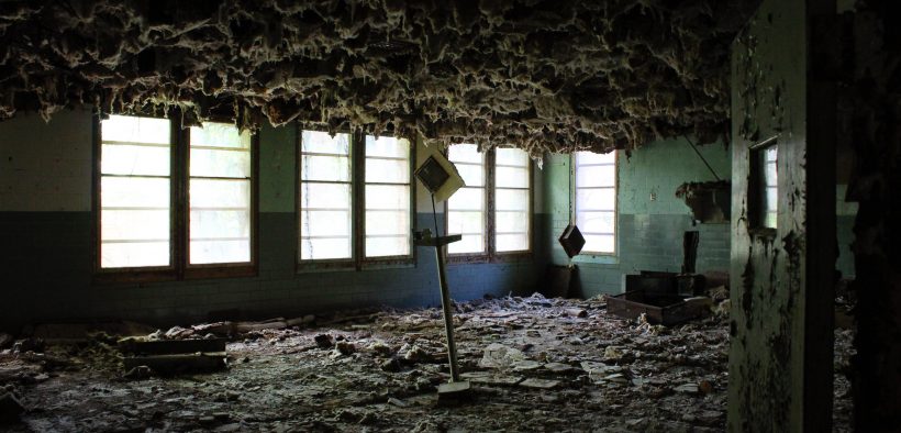 Derelict building full of asbestos. (Photo: Will Fisher)
