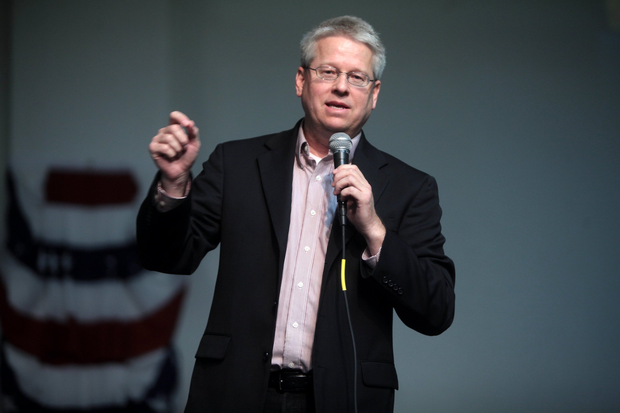 State Representative Eddie Farnsworth speaking at a town hall hosted by the American Academy for Constitutional Education (AAFCE) at the Burke Basic School in Mesa, Arizona. 2014. (Photo: Gage Skidmore)