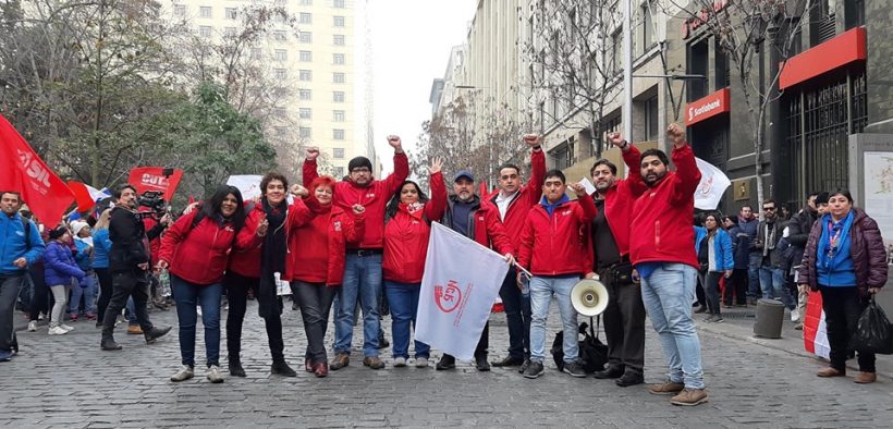 Members of SIL Sindicato Interempresa Líder Walmart striking in Chile. (Photo: SIL Facebook)