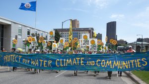 Thousands marched through St. Paul, Minnesota for this anti-tar sands event. Protesters called for the end of using tar sands oil, clean water and clean energy. Date: June 6, 2015. (Photo: Fibonacci Blue)