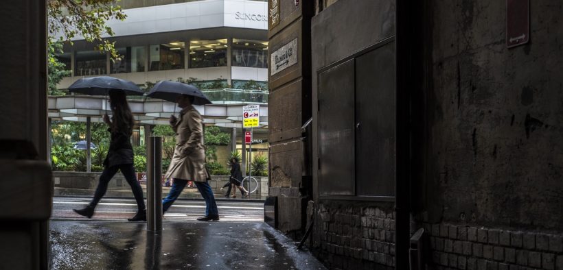 Pedestrians walking in Sydney, Australia. (Photo: PxHere)