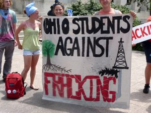 Anti-fracking protesters demonstrate outside the Ohio statehouse in Columbus as part of the Don't Frack Ohio rally on June 17, 2012. (Photo: ProgressOhio/Flickr)