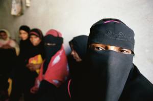 Yemen women waiting at a beauty salon. Yemen. Photo: Scott Wallace / World Bank