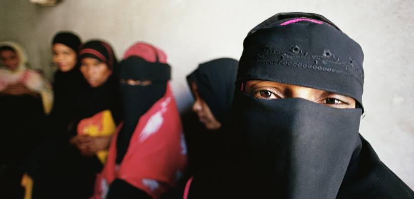 Yemen women waiting at a beauty salon. Yemen. Photo: Scott Wallace / World Bank