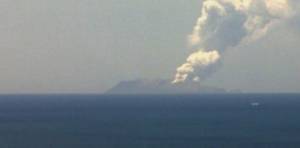 The sudden eruption at White Island was short-lived but produced an ash plume that rose several kilometres above the vent. GNZ Science, CC BY-ND