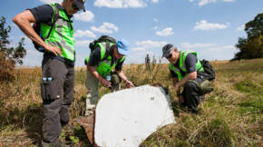 Investigation of the crash site of MH 17