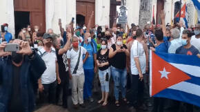 Pro Cuban government protesters in Cienfuegos